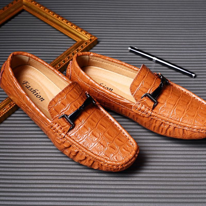 Man Casual Boat Shoes Slip on 2022 Summer Mens Loafers Leather Flats Leisure Male Moccasins Brand Comfortable Driving Shoes Men